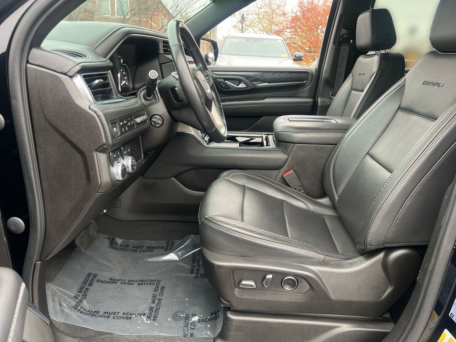 Used 2021 GMC Yukon Denali image 11