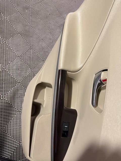 Used 2011 Toyota Venza AWD w/ Convenience Pkg image 36