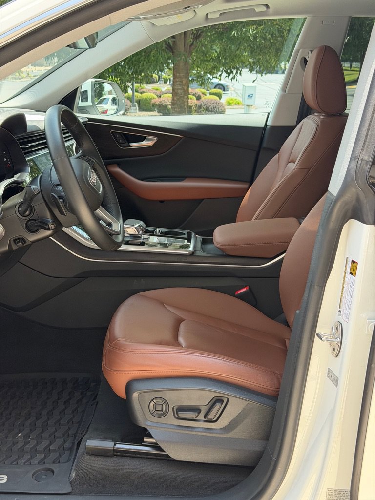 Used 2023 Audi Q8 Premium w/ Convenience Package AWD/4WD image 19