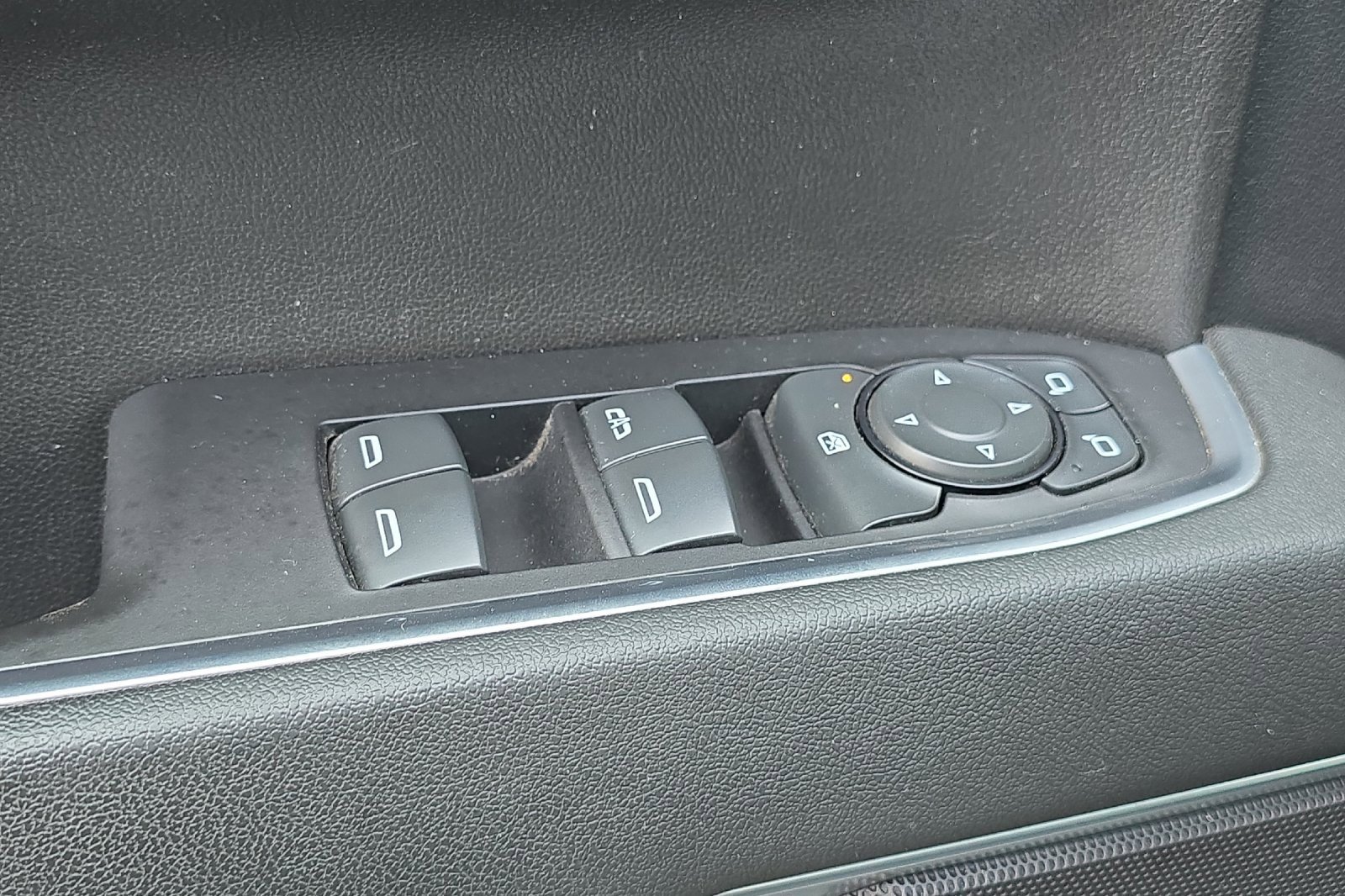 Used 2023 GMC Sierra 1500 Elevation image 11