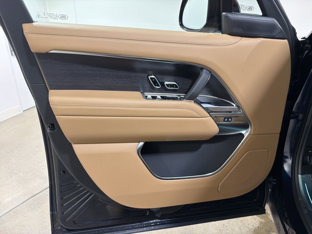 New 2026 Land Rover Range Rover SE AWD/4WD image 9