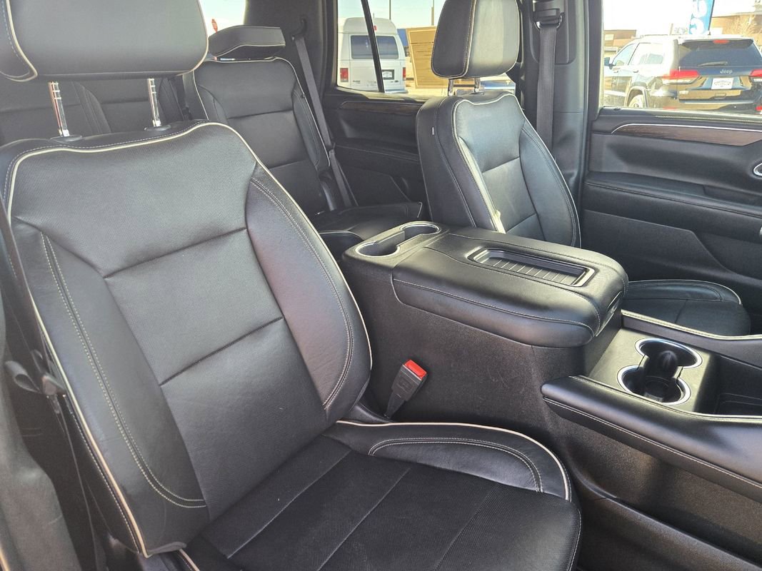 Used 2021 Chevrolet Tahoe Premier w/ Premium Package image 13