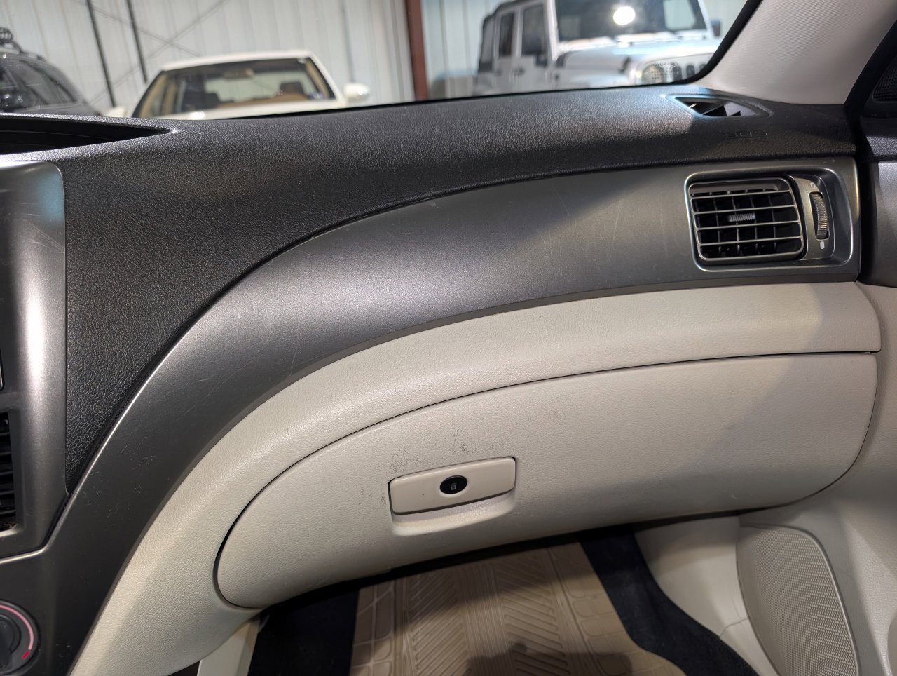 Used 2011 Subaru Impreza 2.5i Premium w/ PWR Moonroof Value Pkg image 33