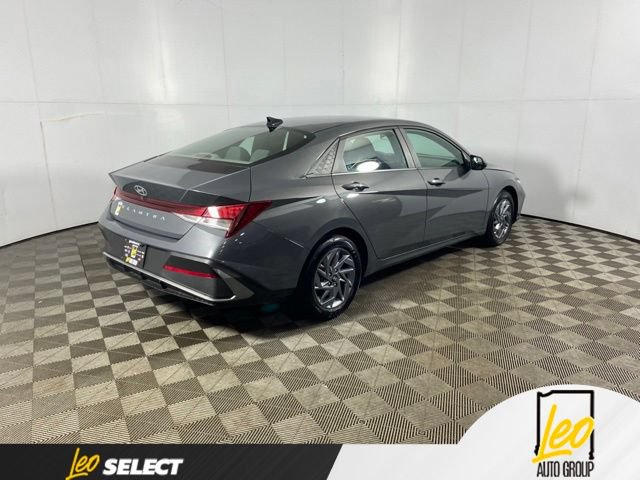 Used 2024 Hyundai Elantra SEL FWD image 6