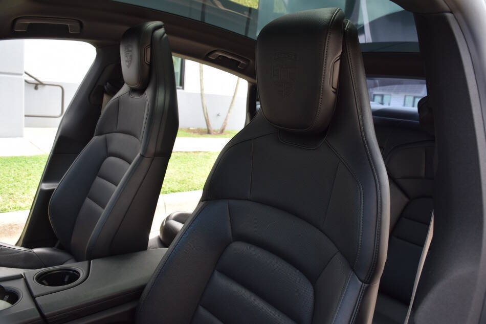 Used 2021 Porsche Taycan 4S AWD/4WD image 36