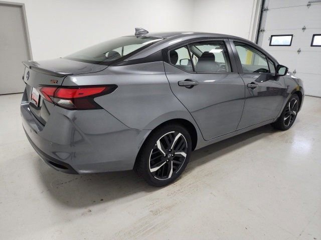 Used 2024 Nissan Versa SR image 11