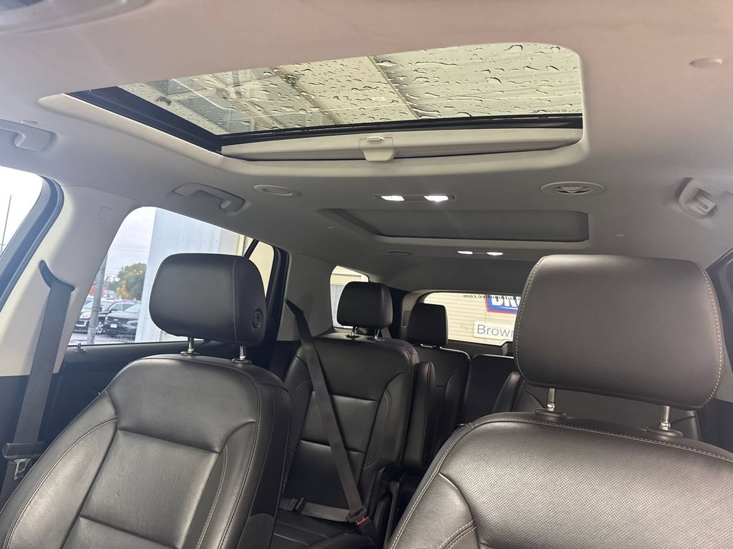 Used 2021 Chevrolet Traverse Premier w/ Redline Edition AWD/4WD image 30