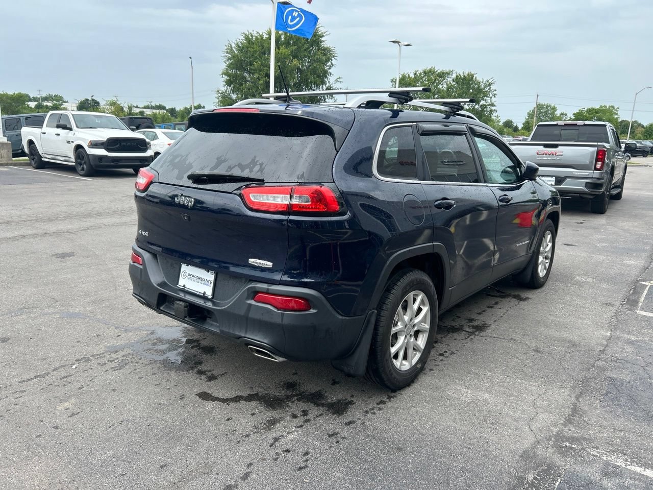 Used 2015 Jeep Cherokee Latitude w/ Comfort/Convenience Group AWD/4WD image 3
