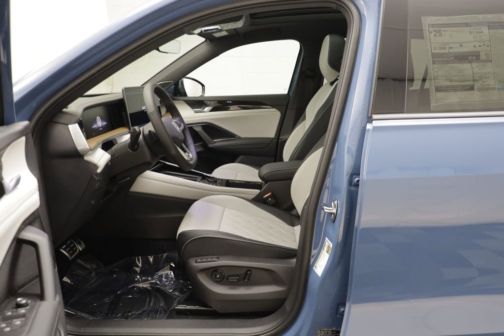 New 2026 Volkswagen Tiguan SEL R-Line AWD/4WD image 6