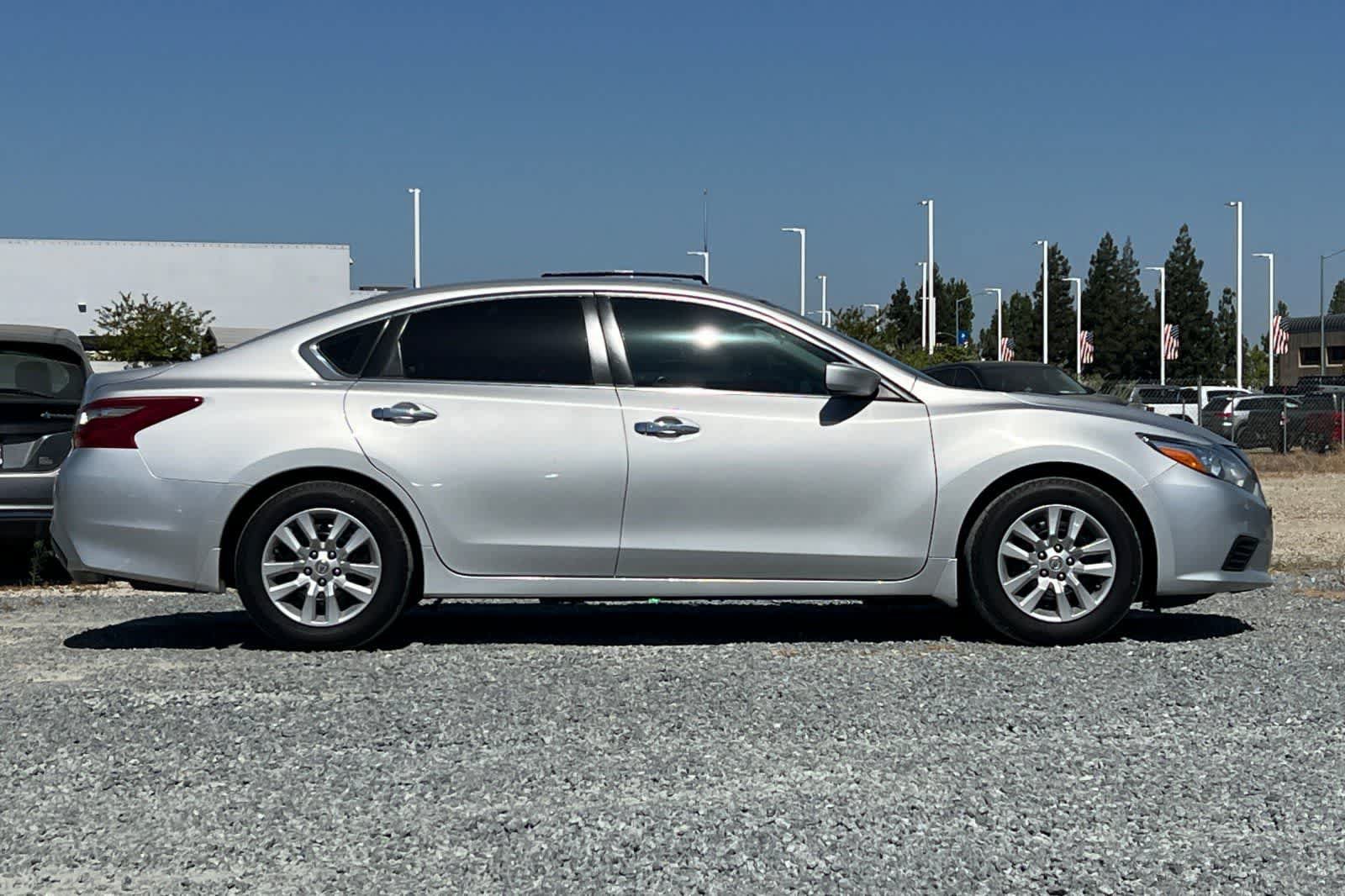 Used 2018 Nissan Altima 2.5 S w/ S Convenience Package FWD image 9