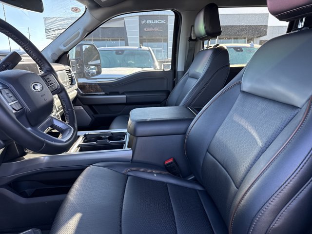 Used 2025 Ford F250 Lariat w/ Black Appearance Package AWD/4WD image 4