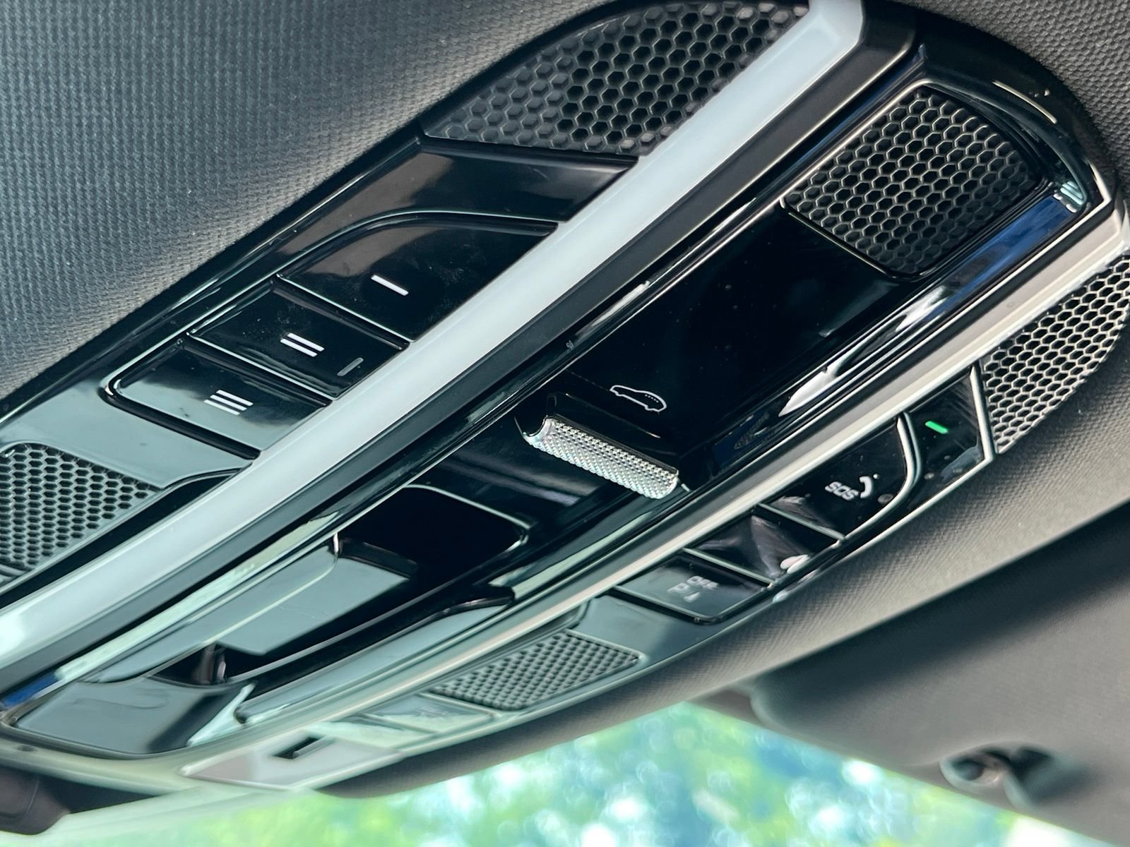 Certified 2023 Porsche Cayenne Platinum Edition AWD/4WD image 33