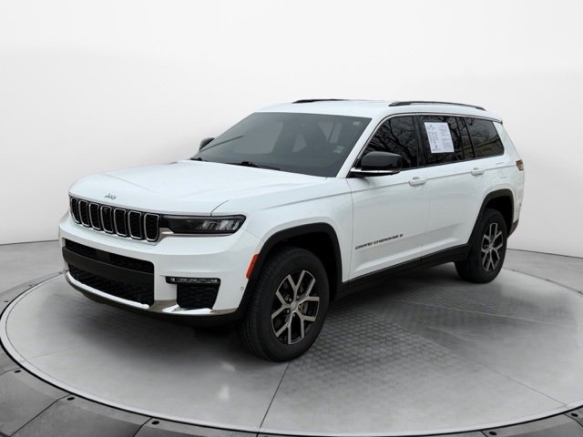 Used 2023 Jeep Grand Cherokee L Limited w/ Luxury Tech Group II image 7