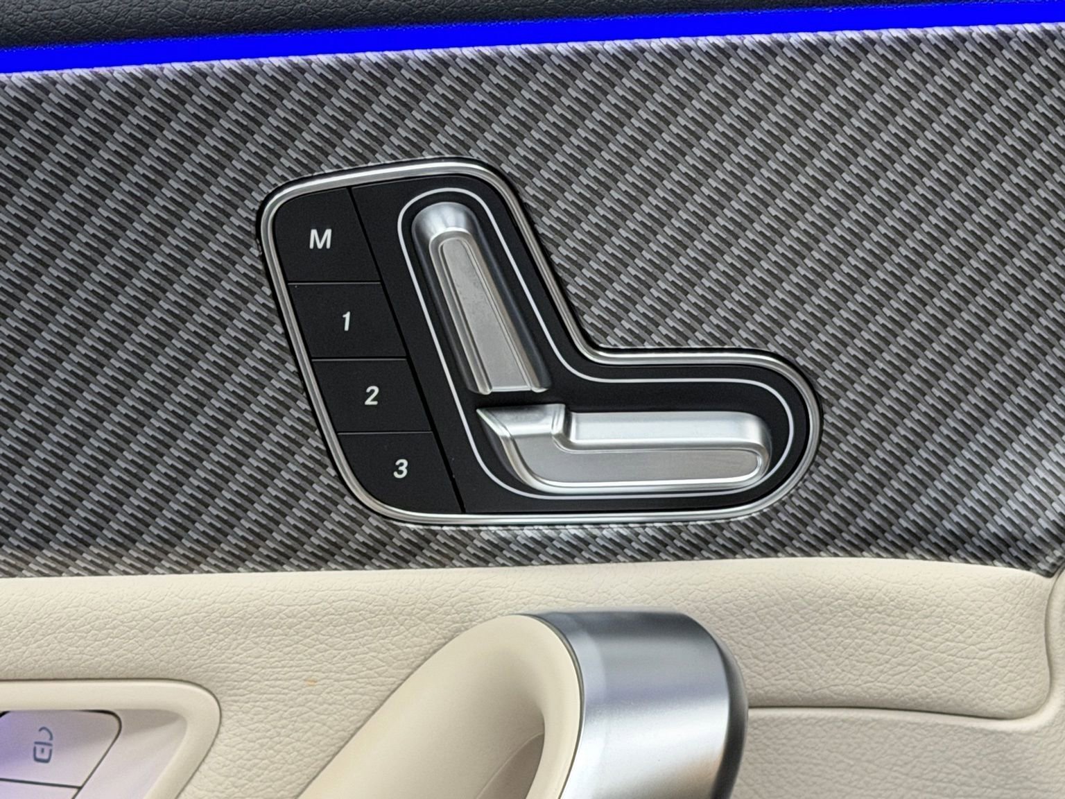 Used 2025 Mercedes-Benz CLA 250 image 21