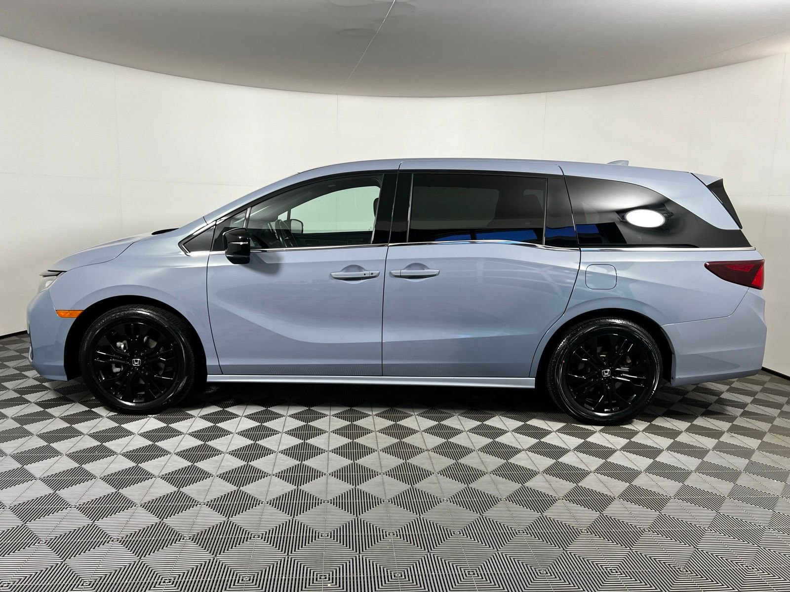 Used 2025 Honda Odyssey Sport-L image 8