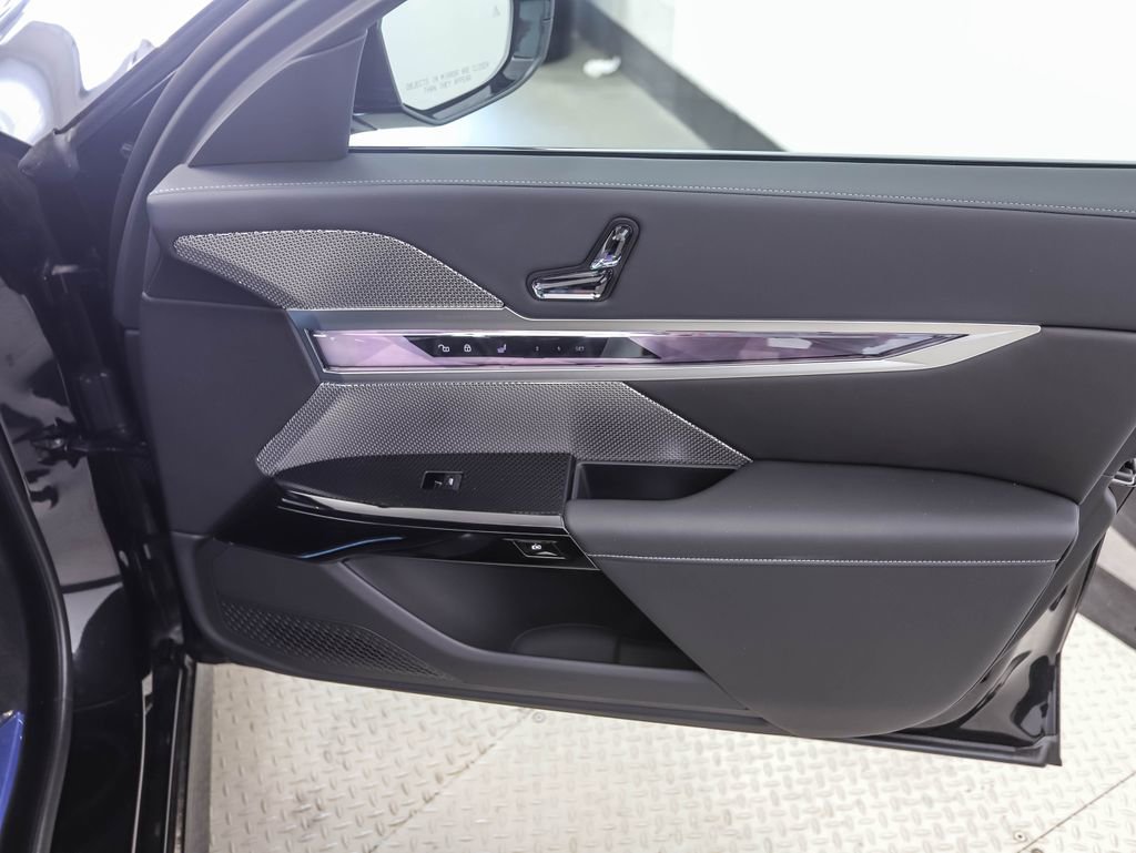 New 2025 BMW i7 xDrive60 image 29