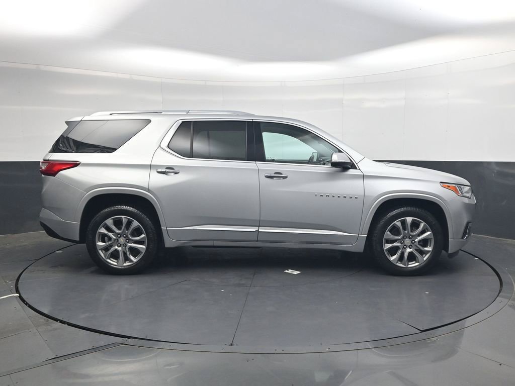 Used 2021 Chevrolet Traverse Premier FWD image 3