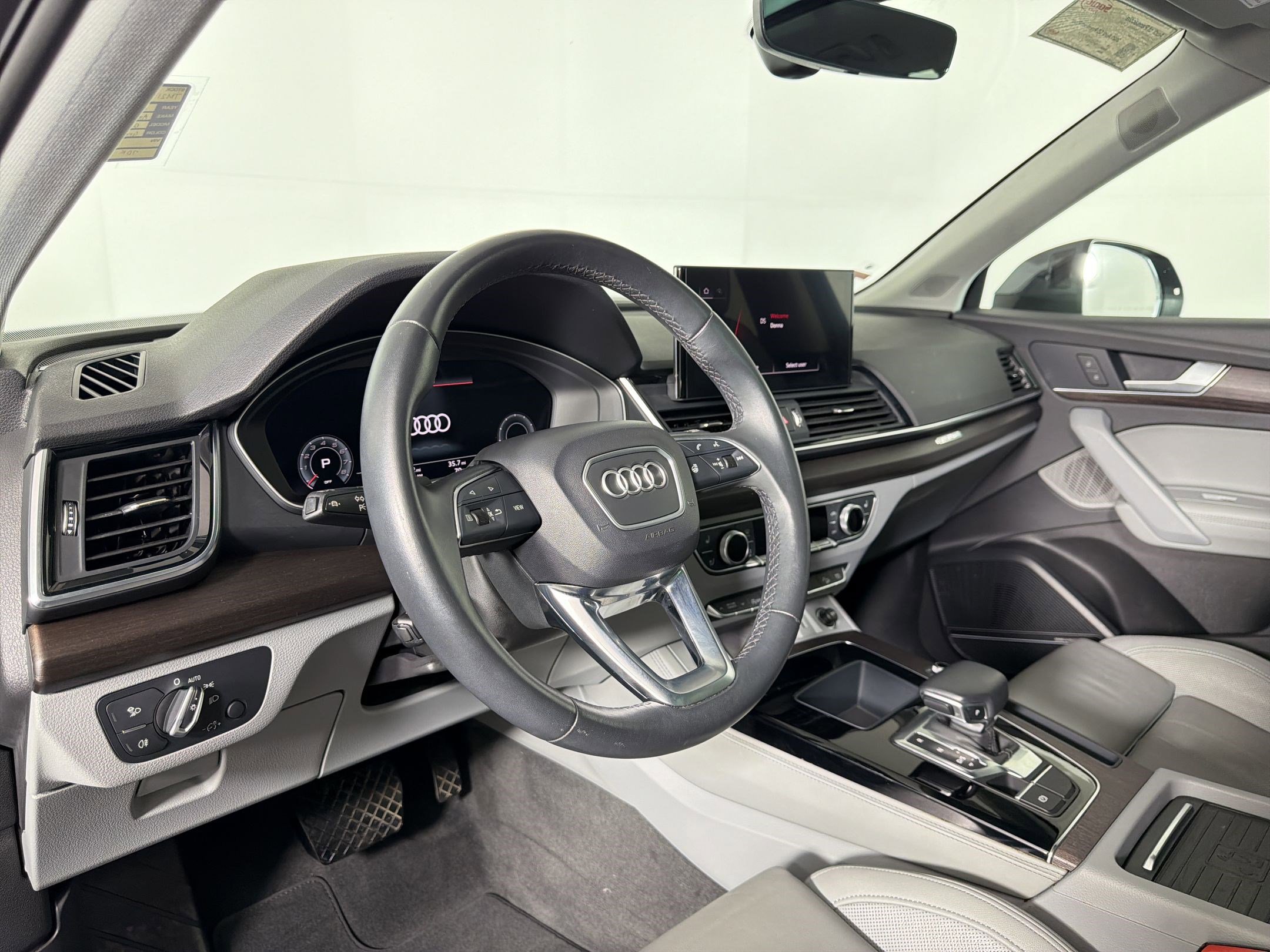 Used 2021 Audi Q5 Premium Plus w/ Premium Plus Package image 4