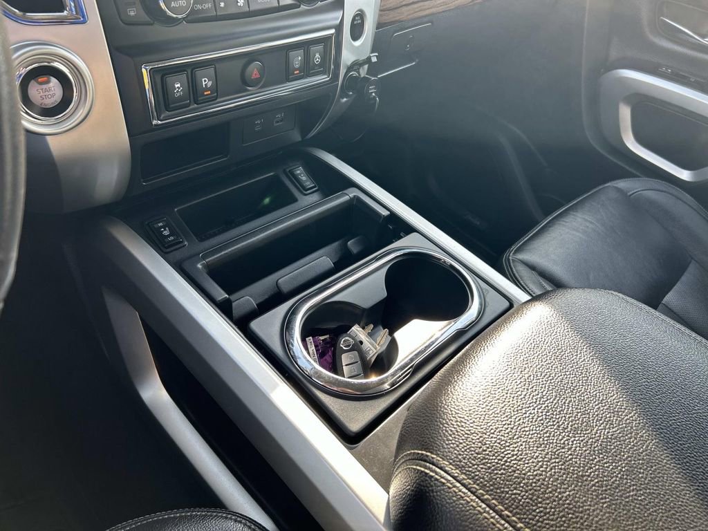 Used 2020 Nissan Titan SL image 34