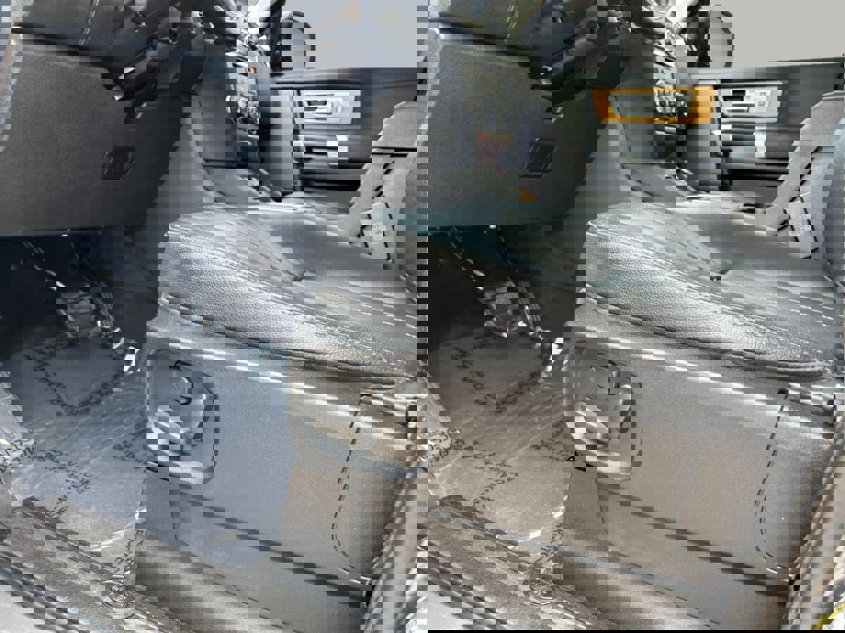 Used 2016 Land Rover LR4 image 15