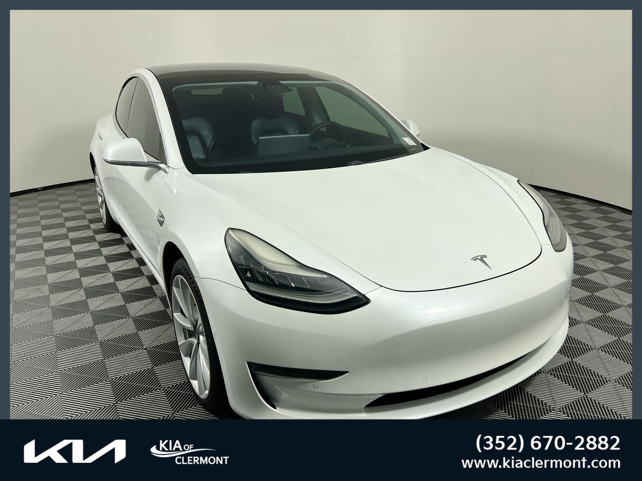 Used 2019 Tesla Model 3 Standard Range Plus RWD image 1
