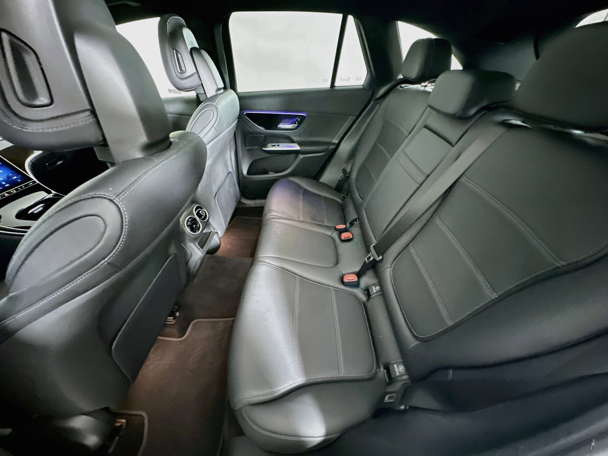 Used 2025 Mercedes-Benz GLC 300 image 28