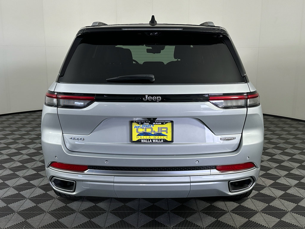 Used 2022 Jeep Grand Cherokee Summit AWD/4WD image 10