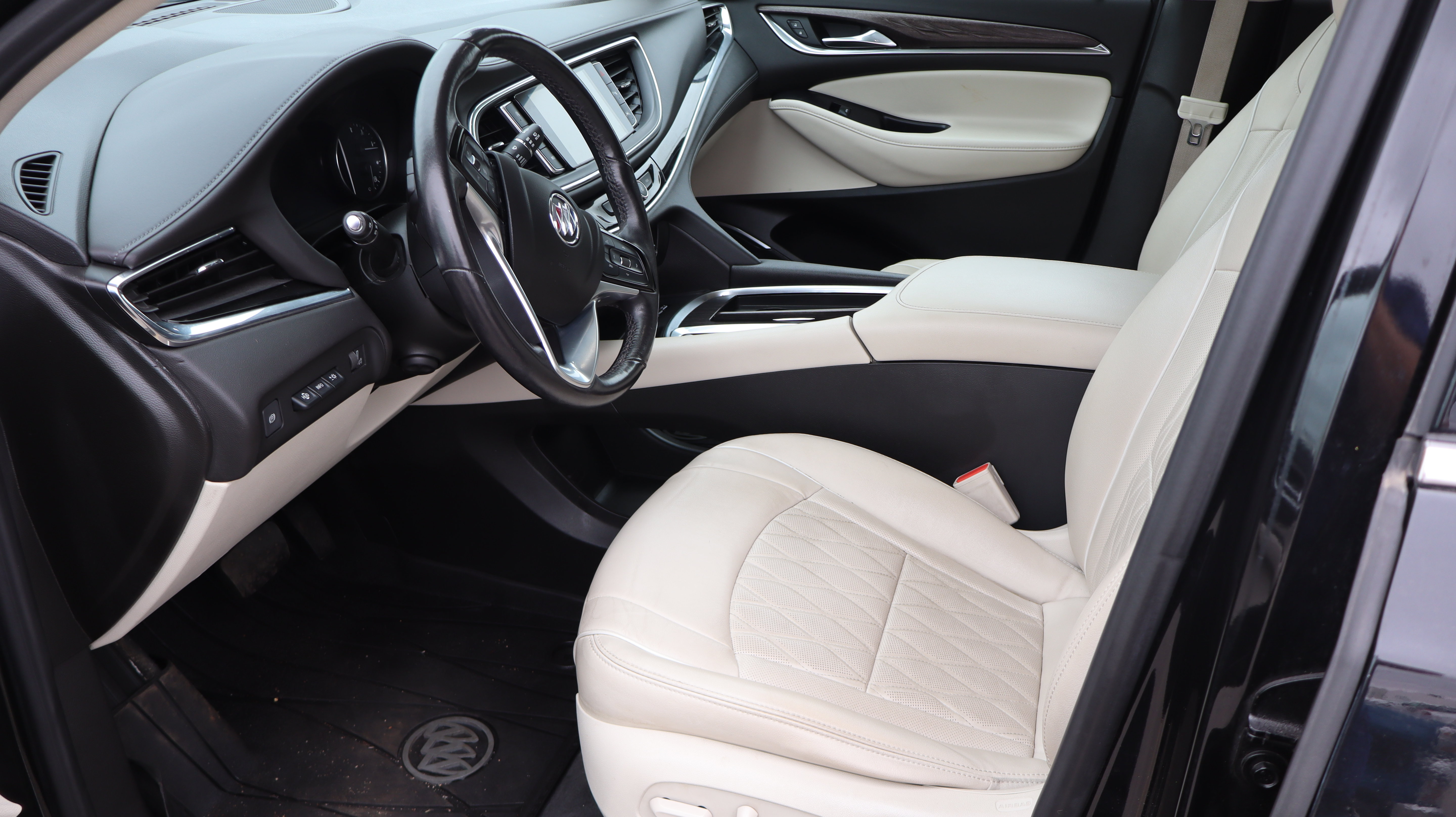 Certified 2022 Buick Enclave Avenir w/ Avenir Technology Package AWD/4WD image 7