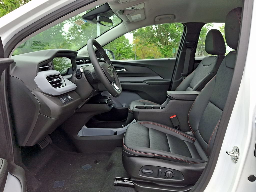 New 2027 Chevrolet Bolt RS FWD image 9