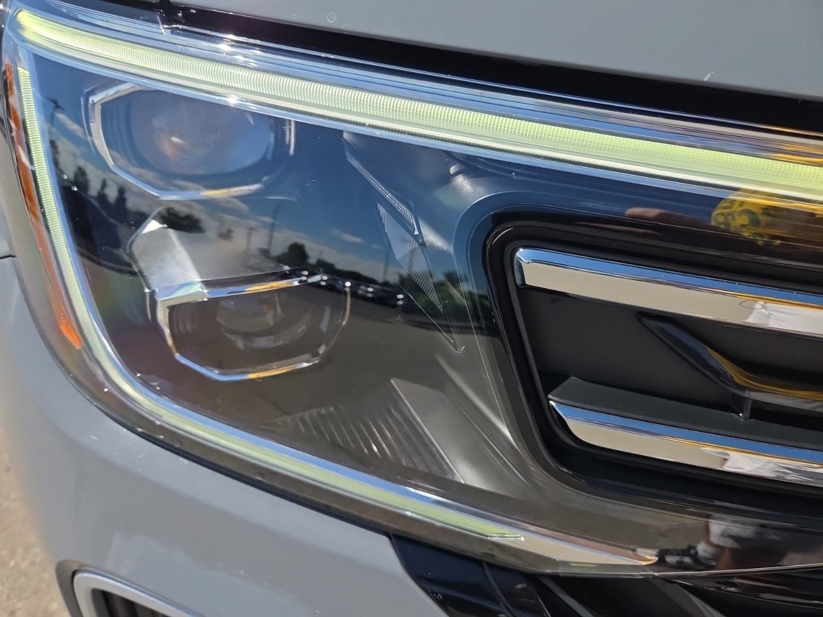 Certified 2024 Volkswagen Atlas Peak Edition SEL AWD/4WD image 6