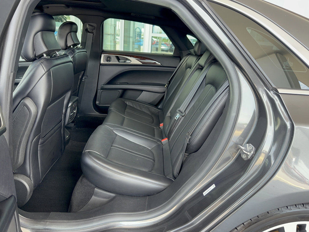 Used 2019 Lincoln MKZ Reserve FWD image 13