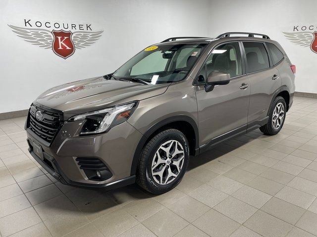 Used 2024 Subaru Forester Premium AWD/4WD image 3