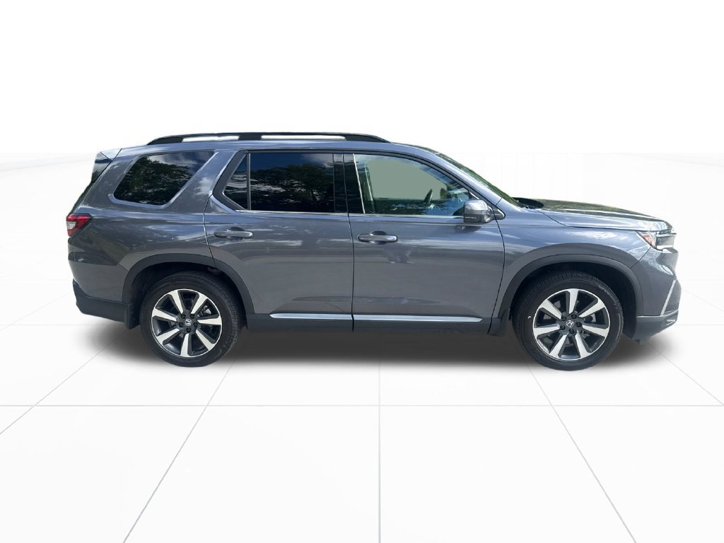 Certified 2024 Honda Pilot Touring image 10