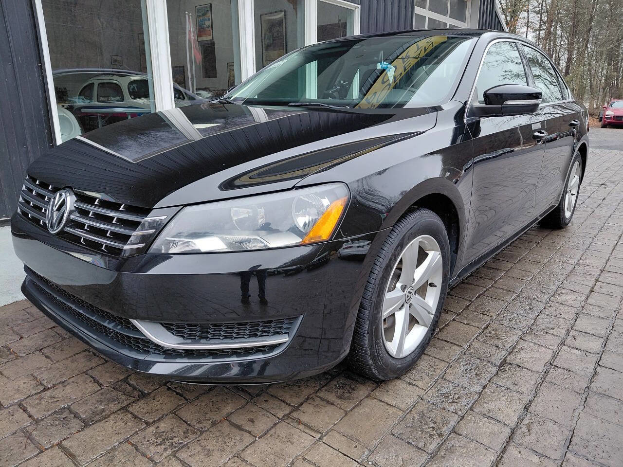 Used 2013 Volkswagen Passat TDI SE image 3