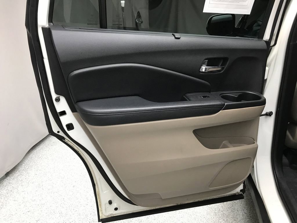 Used 2017 Honda Pilot Elite image 13