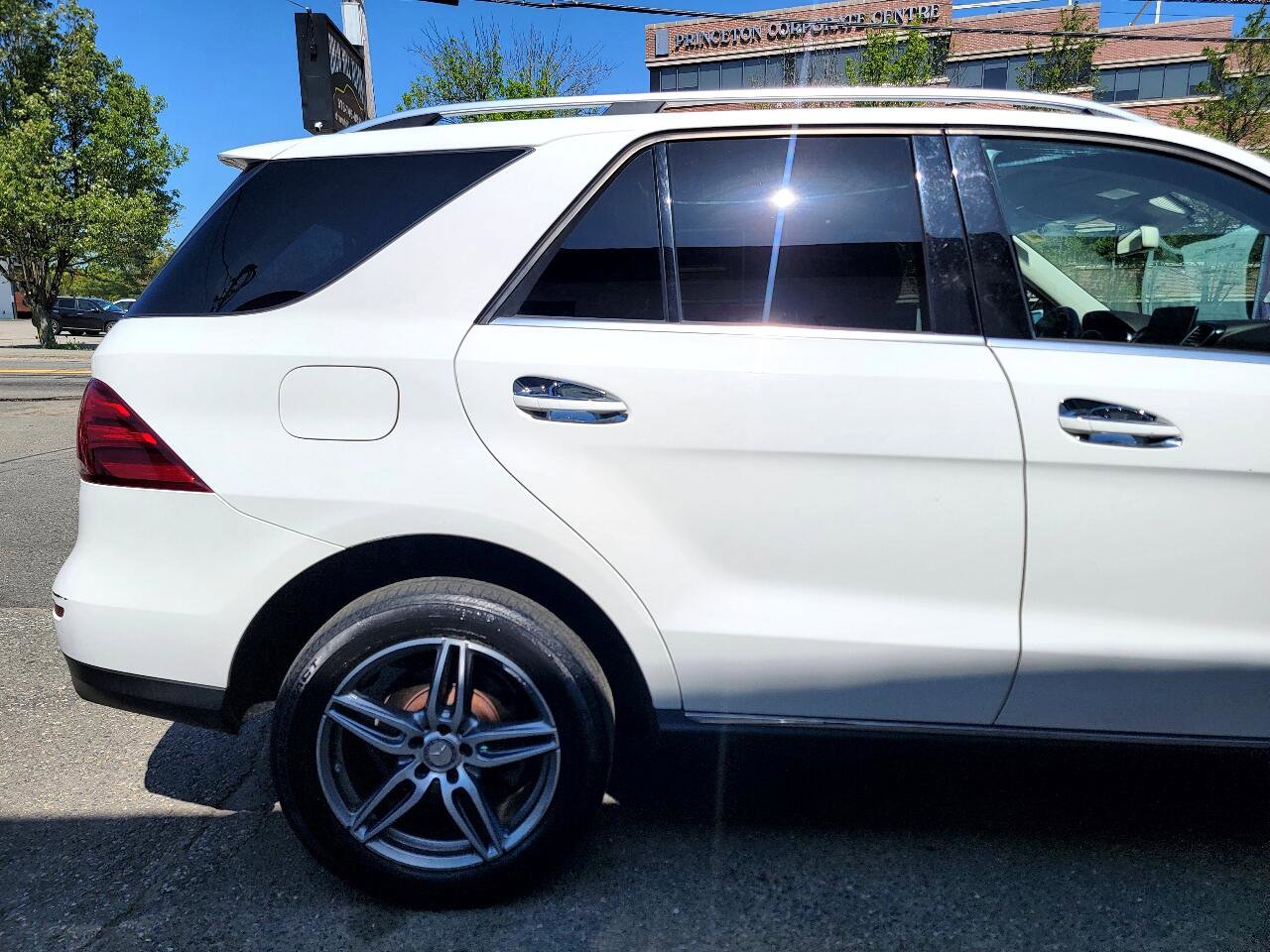 Used 2017 Mercedes-Benz GLE 350 4MATIC image 11