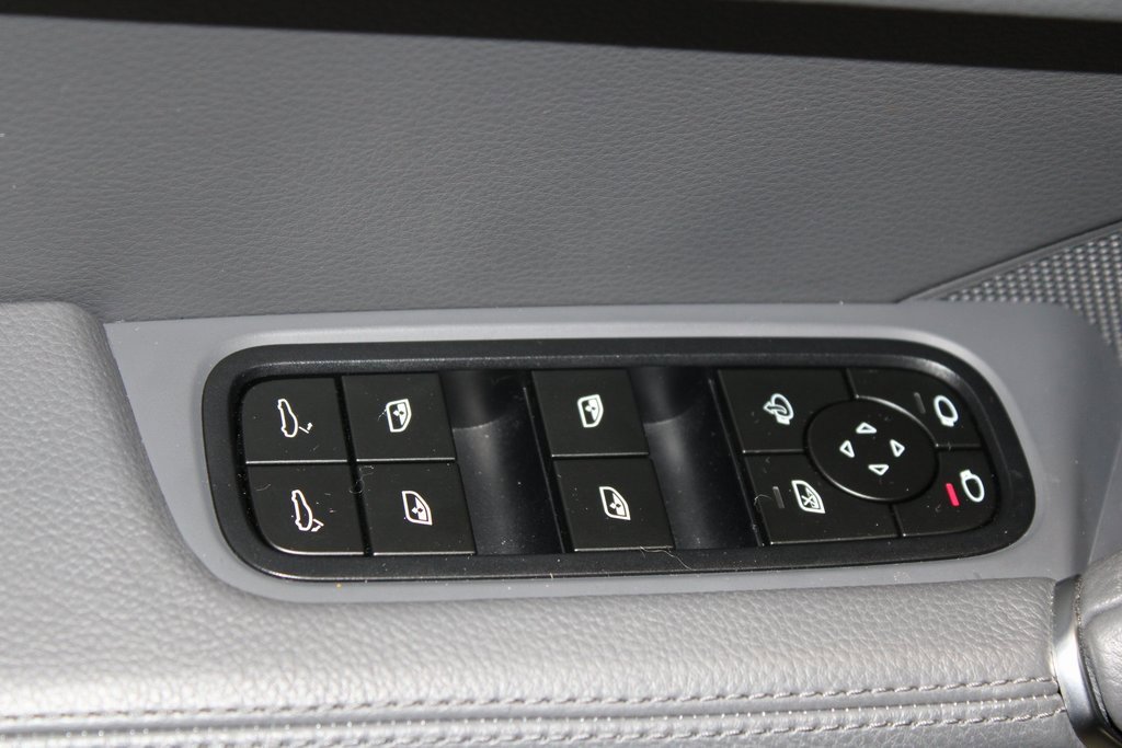 Used 2023 Porsche Cayenne S image 10