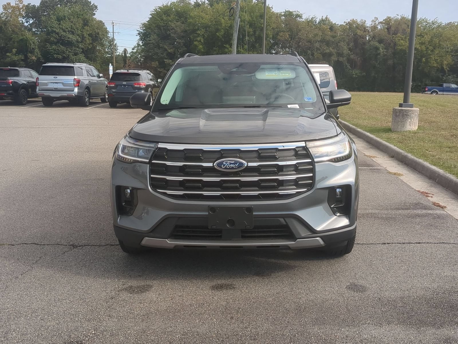 New 2026 Ford Explorer Active w/ Active Comfort Package AWD/4WD image 8