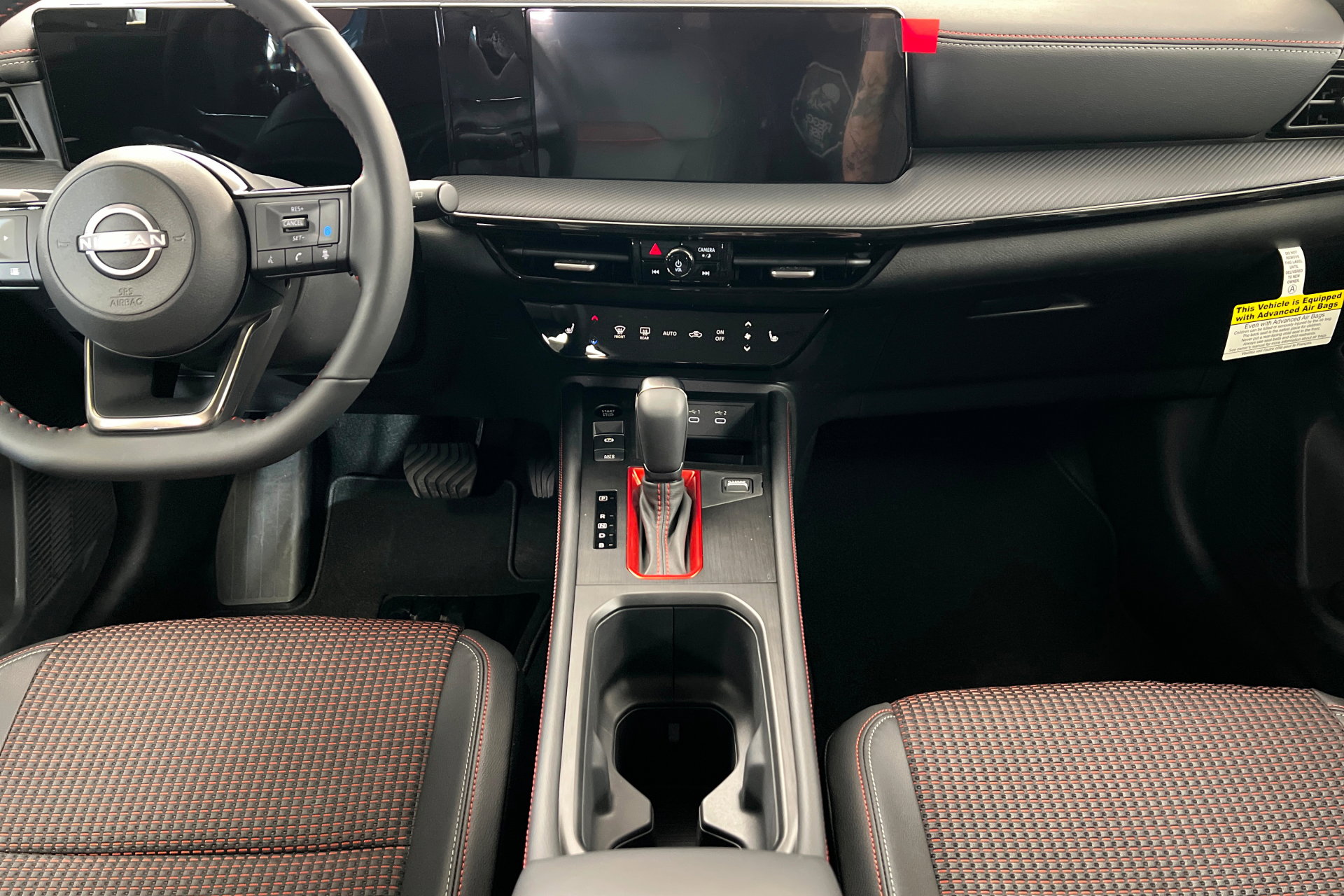 New 2026 Nissan Kicks SR w/ Cold Weather Package AWD/4WD image 13