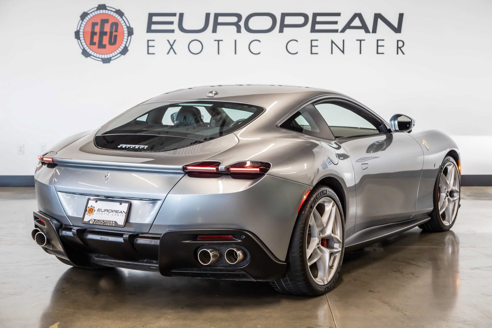 Used 2021 Ferrari Roma RWD image 9