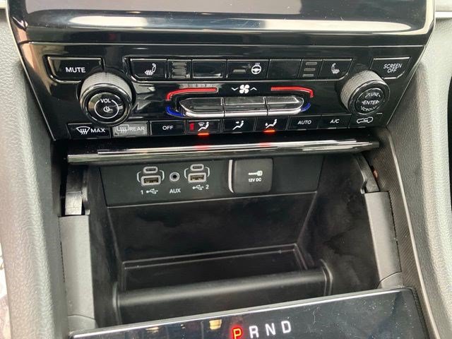 Certified 2023 Jeep Grand Cherokee Limited w/ Black Appearance Package AWD/4WD image 19