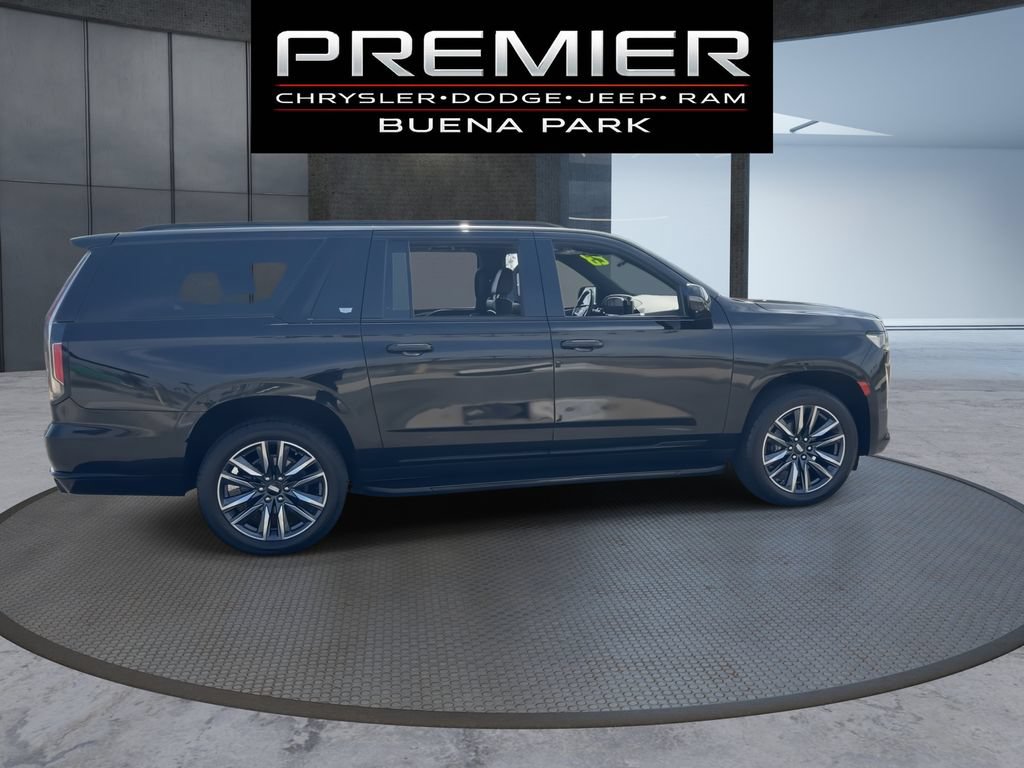Used 2023 Cadillac Escalade ESV Sport AWD/4WD image 9