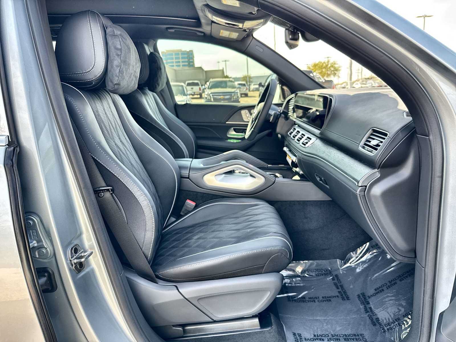 New 2026 Mercedes-Benz Maybach GLS 600 4MATIC image 9