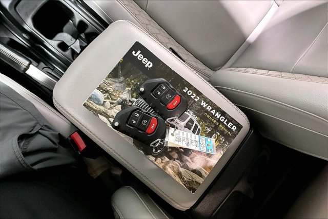 Used 2022 Jeep Wrangler Unlimited Sahara AWD/4WD image 46