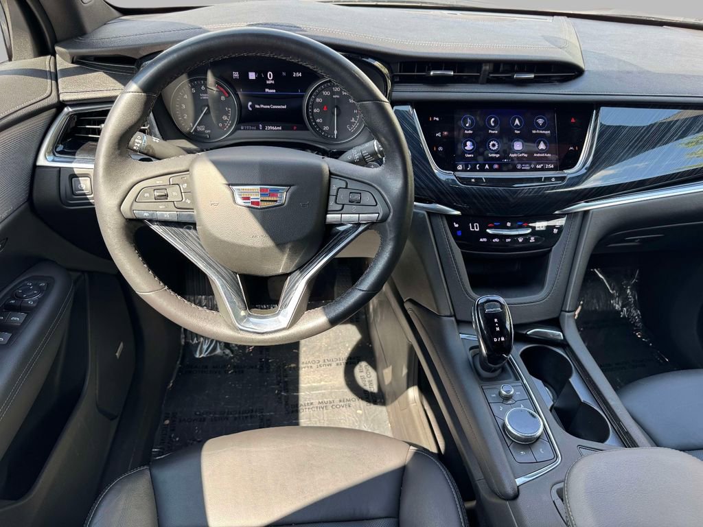 Used 2023 Cadillac XT6 Premium Luxury w/ Technology Package image 4