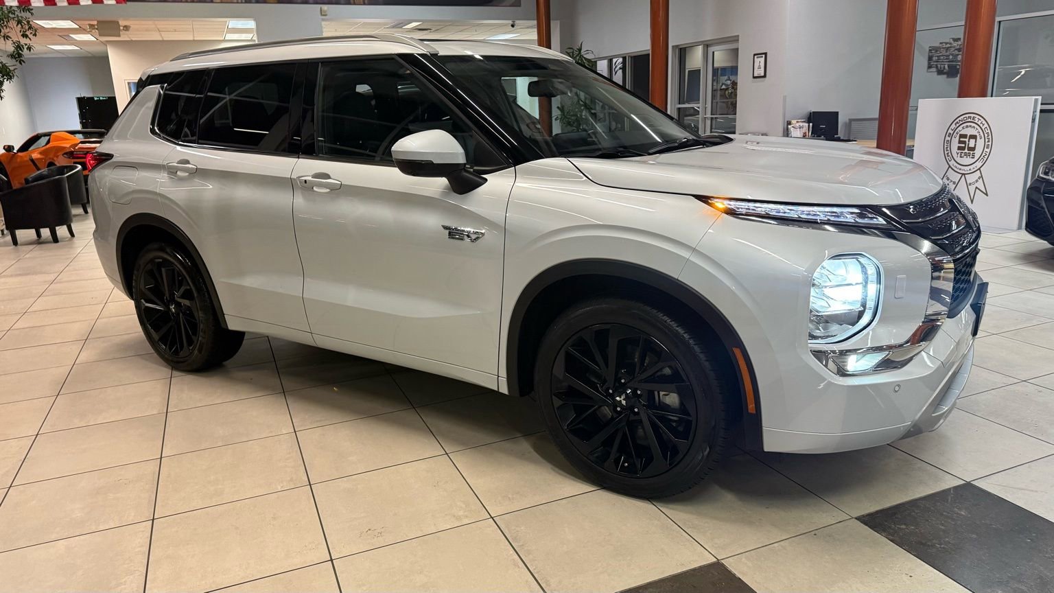 Used 2024 Mitsubishi Outlander SEL image 3