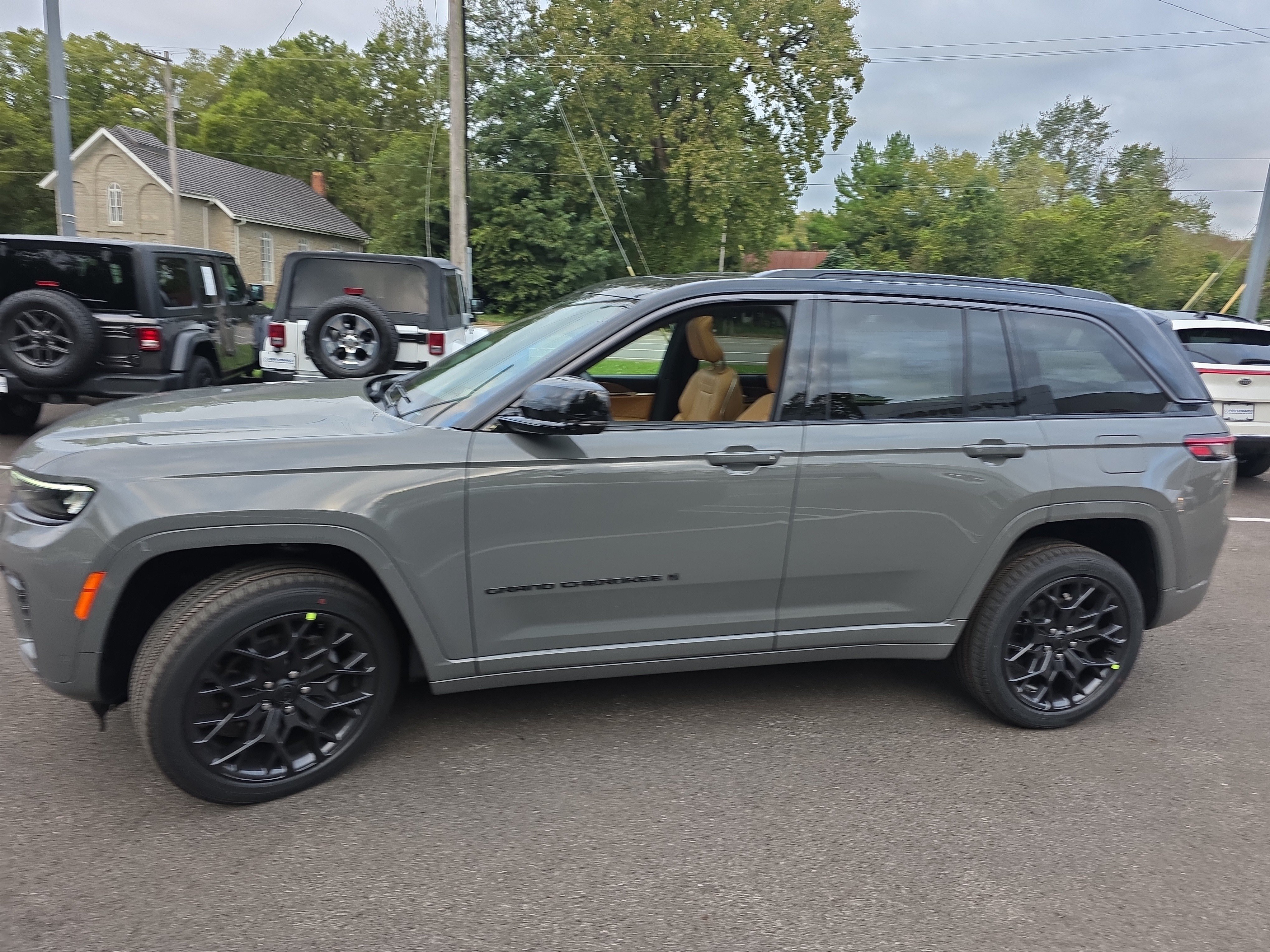 New 2027 Jeep Grand Cherokee Summit AWD/4WD image 26