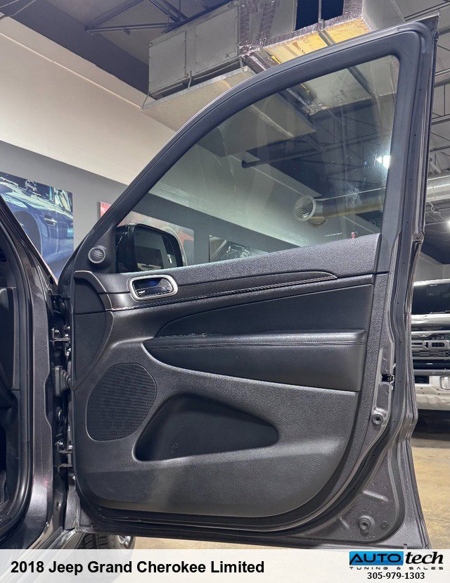 Used 2018 Jeep Grand Cherokee Limited image 23