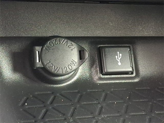 Used 2021 Toyota RAV4 LE image 23