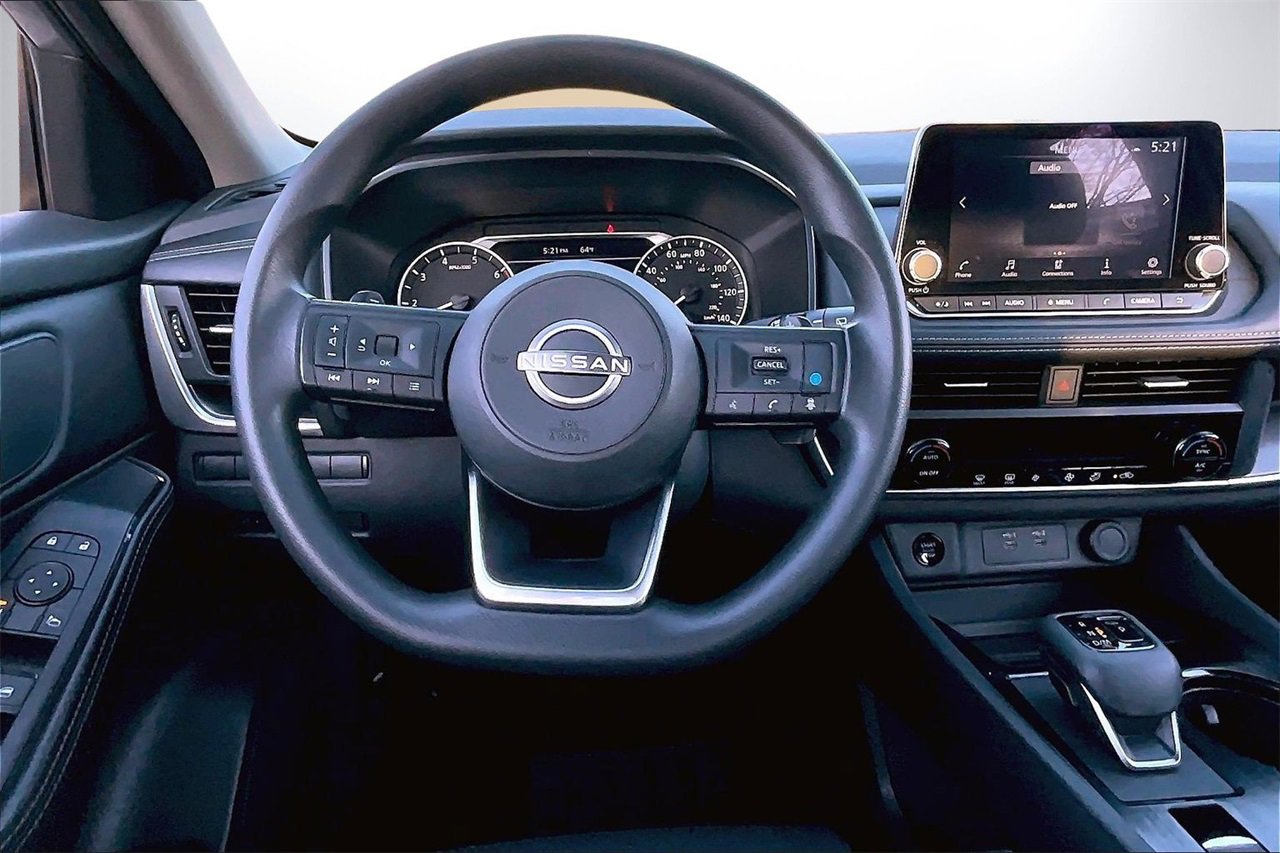 Used 2024 Nissan Rogue SV image 10